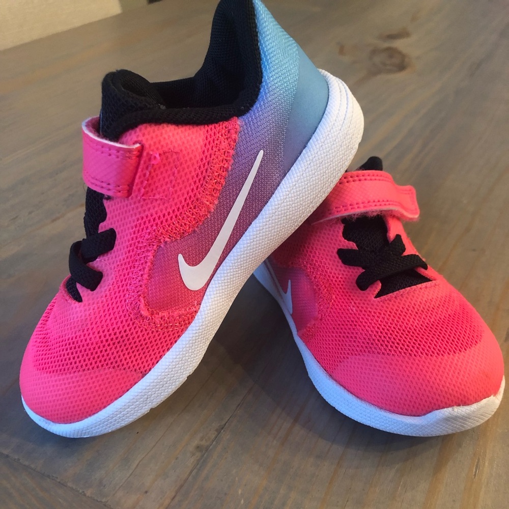 Nike toddler girl sneakers size 7